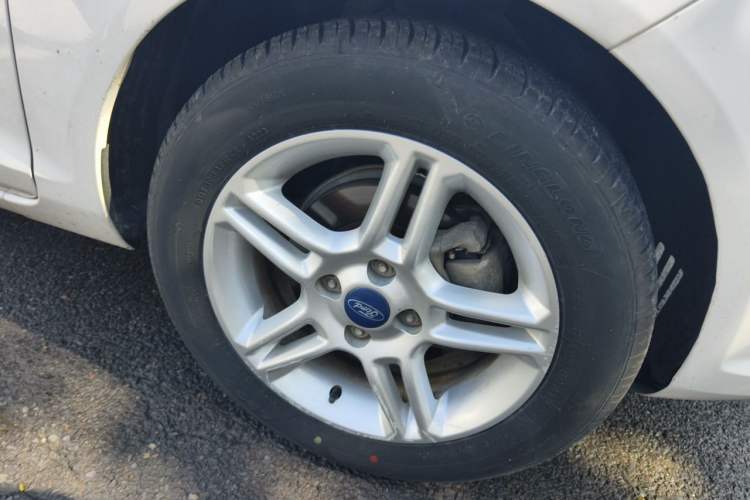 Used Ford Fiesta 2013 Hatchback 1.5L Manual Fashion Edition Right Front Wheel Hub