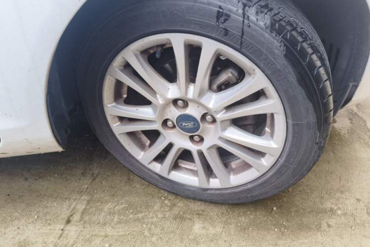Used Ford Fiesta 2013 Hatchback 1.5L Manual Fashion Edition Right Front Wheel Hub