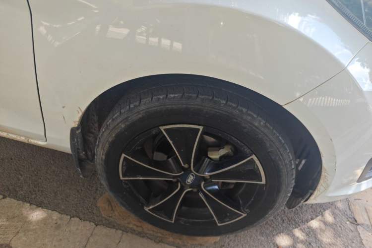 Used Ford Fiesta 2013 Hatchback 1.5L Manual Fashion Edition Right Front Wheel Hub
