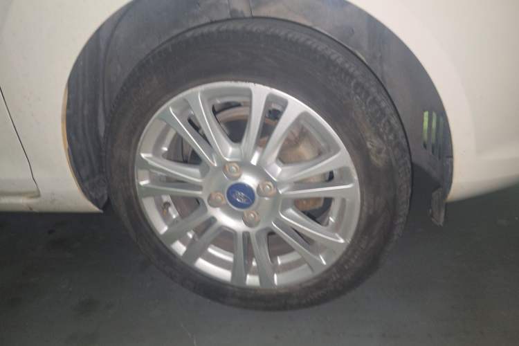Used Ford Fiesta 2013 Hatchback 1.5L Automatic Prestige Model Right Front Wheel Hub