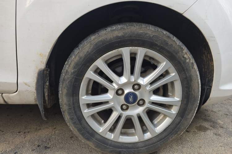 Used Ford Fiesta 2013 Hatchback 1.5L Automatic Fashion Edition Right Front Wheel Hub