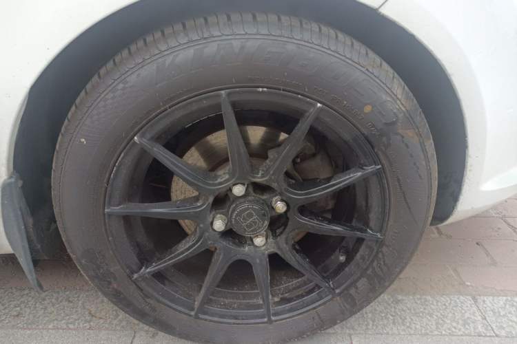 Used Ford Fiesta 2013 Hatchback 1.5L Manual Fashion Edition Right Front Wheel Hub