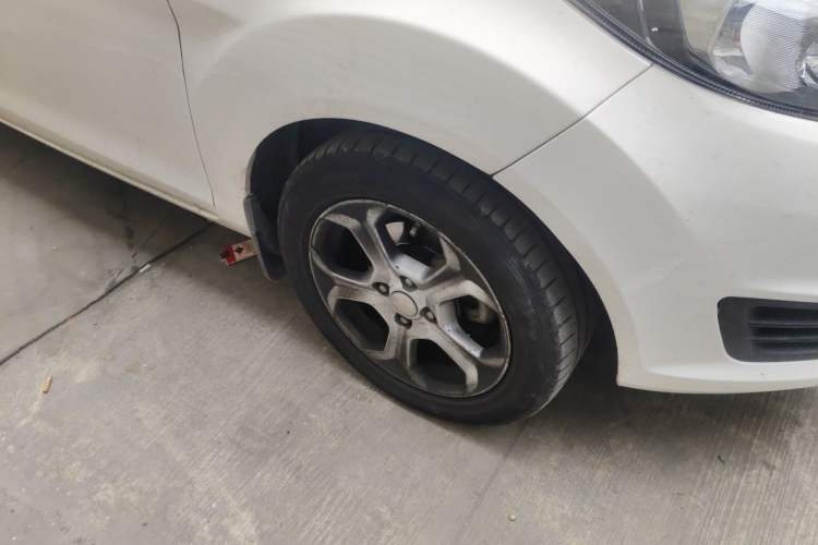 Used Ford Fiesta 2013 Hatchback 1.5L Manual Fashion Edition Right Front Wheel Hub