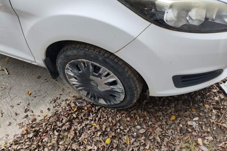 Used Ford Fiesta 2013 Hatchback 1.5L Manual Fashion Edition Right Front Wheel Hub