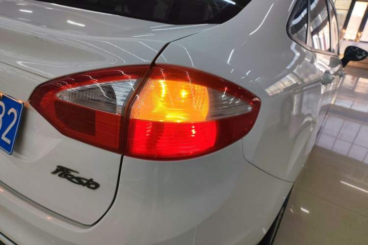 Used Ford Fiesta 2013 Sedan 1.5L Automatic Fashion Edition Right Rear Taillight