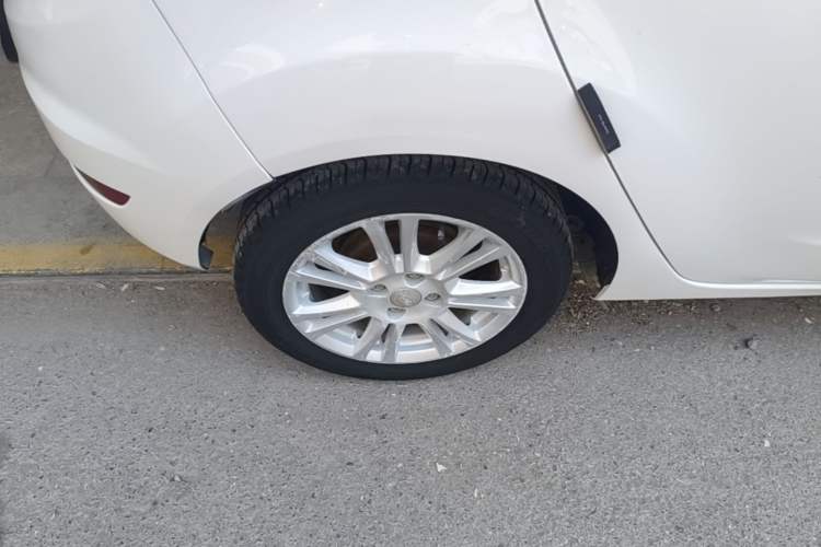Used Ford Fiesta 2013 Hatchback 1.5L Manual Fashion Edition Right Rear Wheel Hub