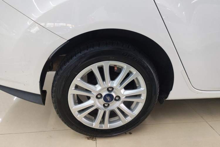 Used Ford Fiesta 2013 Sedan 1.5L Automatic Fashion Edition Right Rear Wheel Hub