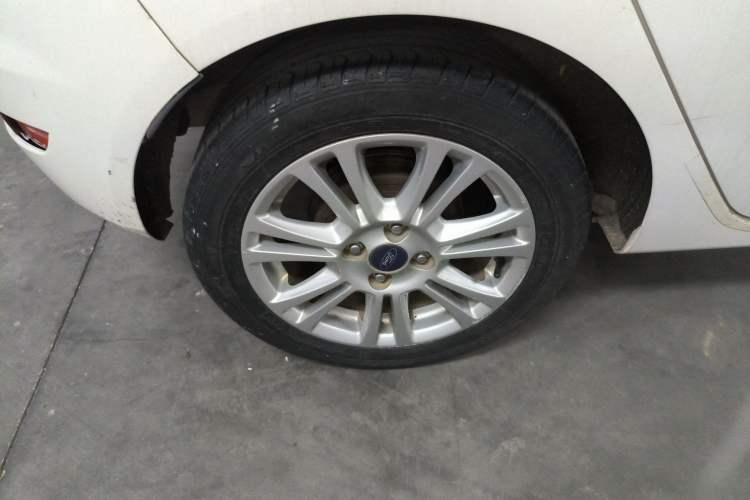 Used Ford Fiesta 2013 Hatchback 1.5L Automatic Fashion Edition Right Rear Wheel Hub