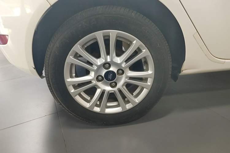 Used Ford Fiesta 2013 Hatchback 1.5L Automatic Fashion Edition Right Rear Wheel Hub