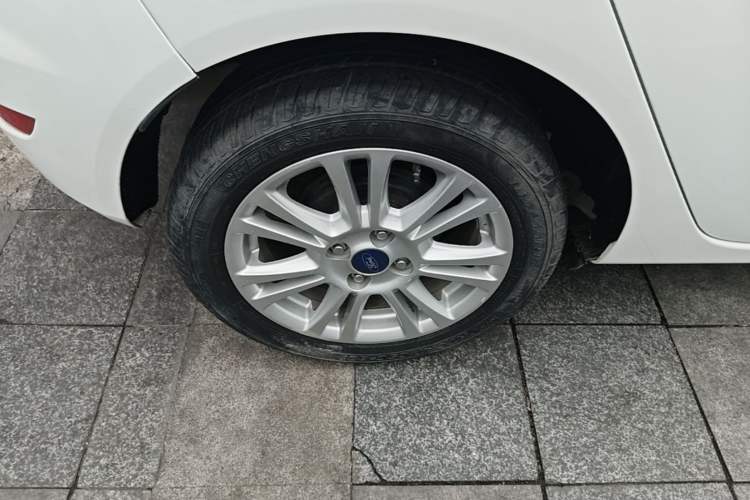Used Ford Fiesta 2013 Hatchback 1.5L Automatic Fashion Edition Right Rear Wheel Hub