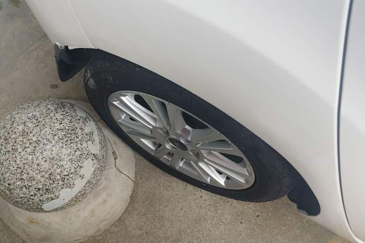 Used Ford Fiesta 2013 Hatchback 1.5L Automatic Fashion Edition Right Rear Wheel Hub