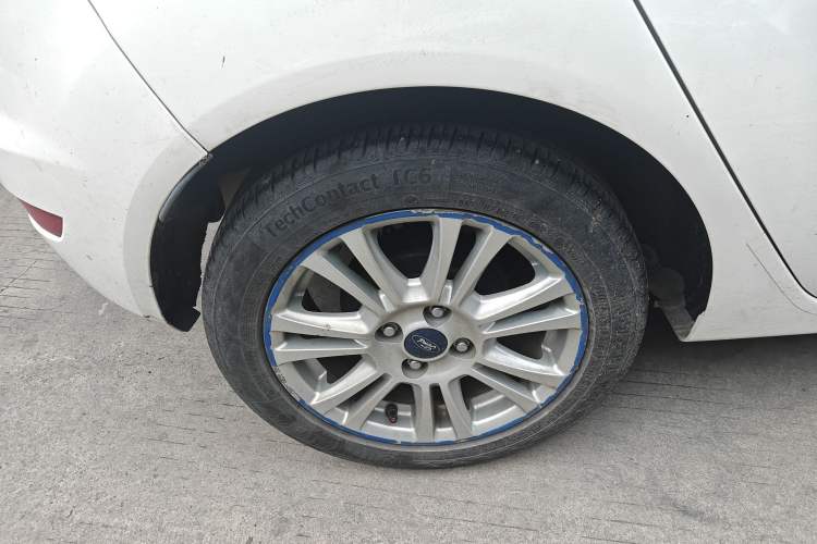 Used Ford Fiesta 2013 Hatchback 1.5L Automatic Fashion Edition Right Rear Wheel Hub