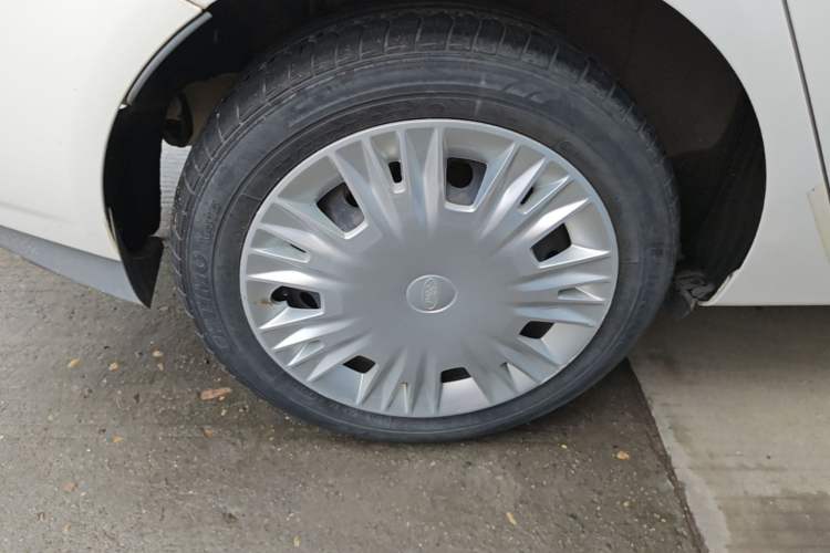 Used Ford Fiesta 2013 Sedan 1.5L Manual Fashion Edition Right Rear Wheel Hub