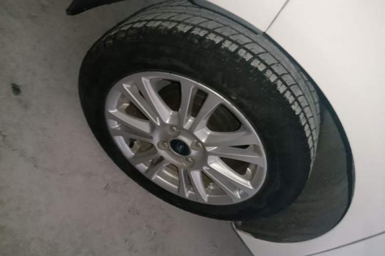 Used Ford Fiesta 2013 Hatchback 1.5L Automatic Prestige Model Right Rear Wheel Hub