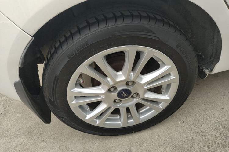Used Ford Fiesta 2013 Hatchback 1.5L Automatic Fashion Edition Right Rear Wheel Hub