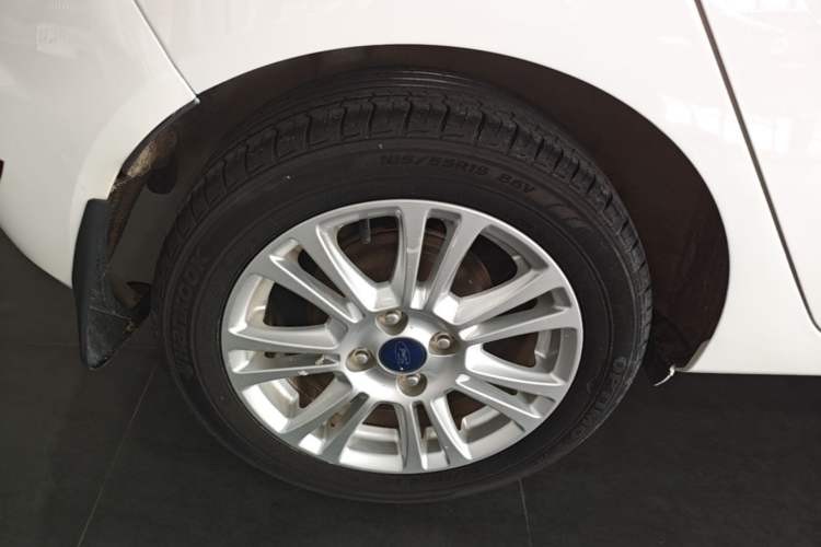 Used Ford Fiesta 2013 Hatchback 1.5L Automatic Fashion Edition Right Rear Wheel Hub