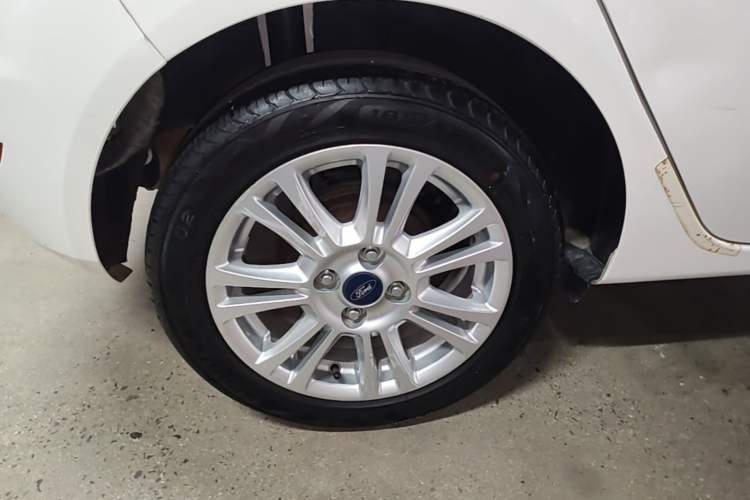 Used Ford Fiesta 2013 Hatchback 1.5L Manual Fashion Edition Right Rear Wheel Hub