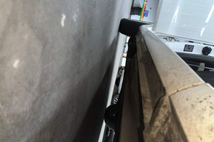 Used Ford Fiesta 2013 Hatchback 1.5L Automatic Fashion Edition Right Side Sill