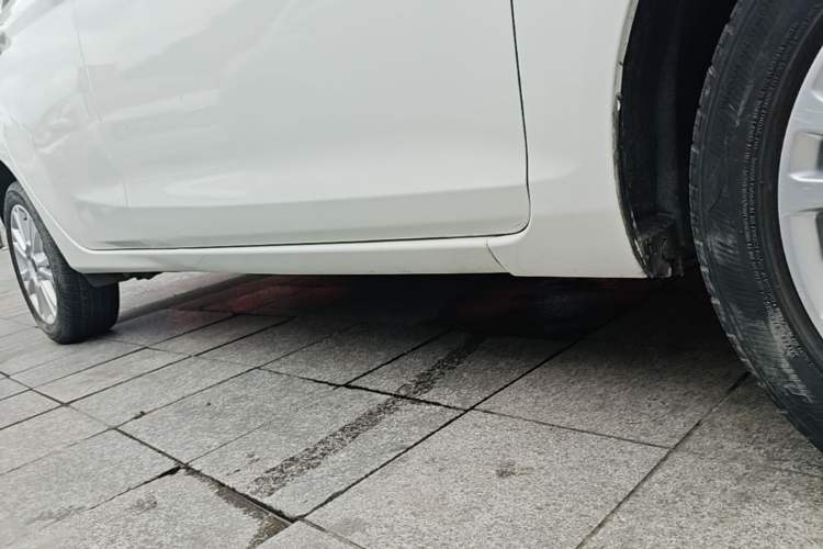 Used Ford Fiesta 2013 Hatchback 1.5L Automatic Fashion Edition Right Side Sill