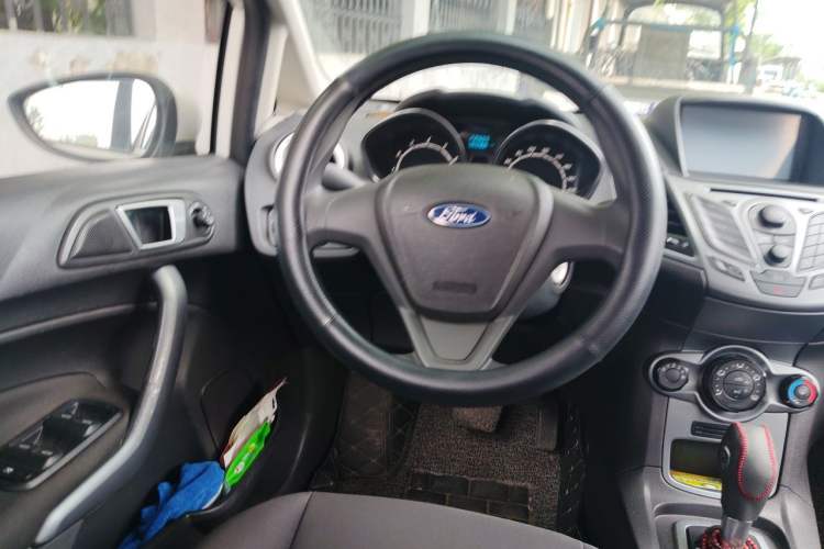 Used Ford Fiesta 2013 Hatchback 1.5L Automatic Fashion Edition Steering Wheel