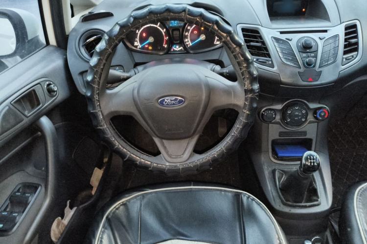Used Ford Fiesta 2013 Sedan 1.5L Manual Fashion Edition Steering Wheel