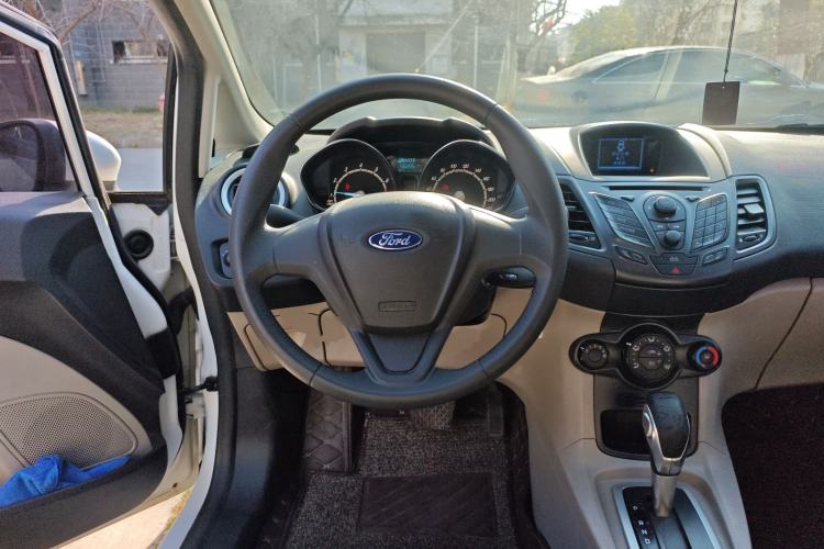 Used Ford Fiesta 2013 Sedan 1.5L Automatic Fashion Edition Steering Wheel