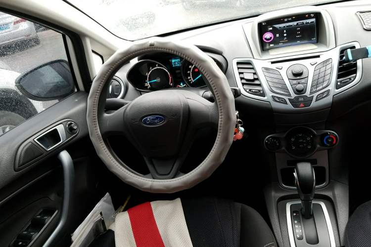 Used Ford Fiesta 2013 Hatchback 1.5L Automatic Fashion Edition Steering Wheel
