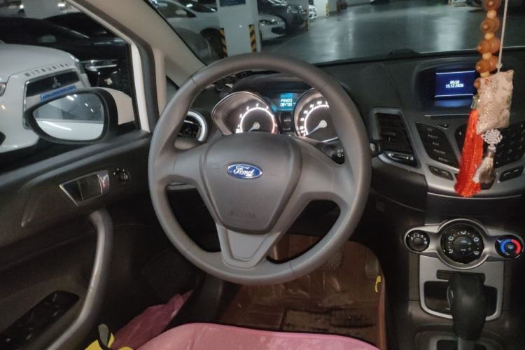 Used Ford Fiesta 2013 Hatchback 1.5L Automatic Fashion Edition Steering Wheel