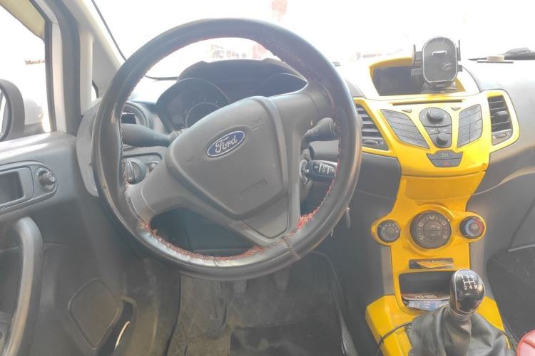 Used Ford Fiesta 2013 Sedan 1.5L Manual Fashion Edition Steering Wheel