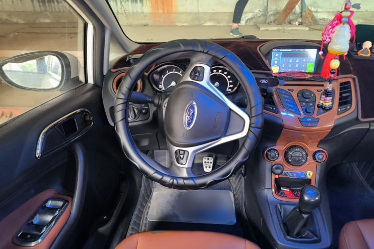 Used Ford Fiesta 2013 Hatchback 1.5L Manual Fashion Edition Steering Wheel