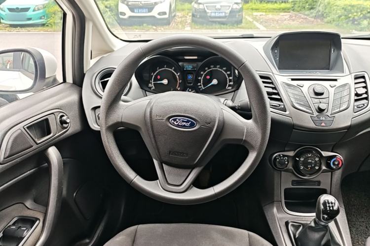 Used Ford Fiesta 2013 Sedan 1.5L Manual Fashion Edition Steering Wheel