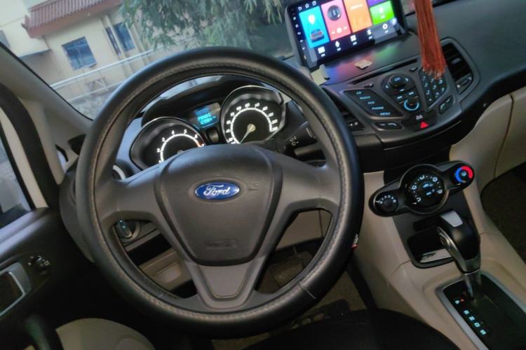 Used Ford Fiesta 2013 Sedan 1.5L Automatic Fashion Edition Steering Wheel