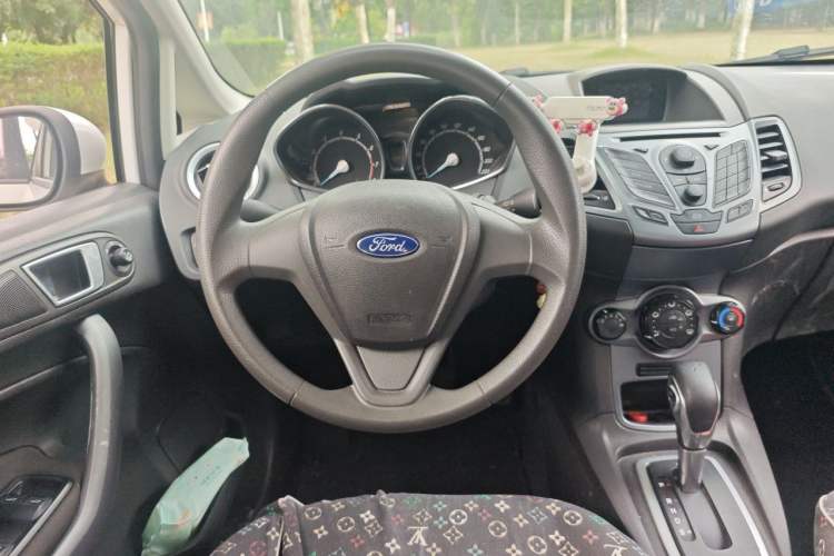 Used Ford Fiesta 2013 Hatchback 1.5L Automatic Fashion Edition Steering Wheel