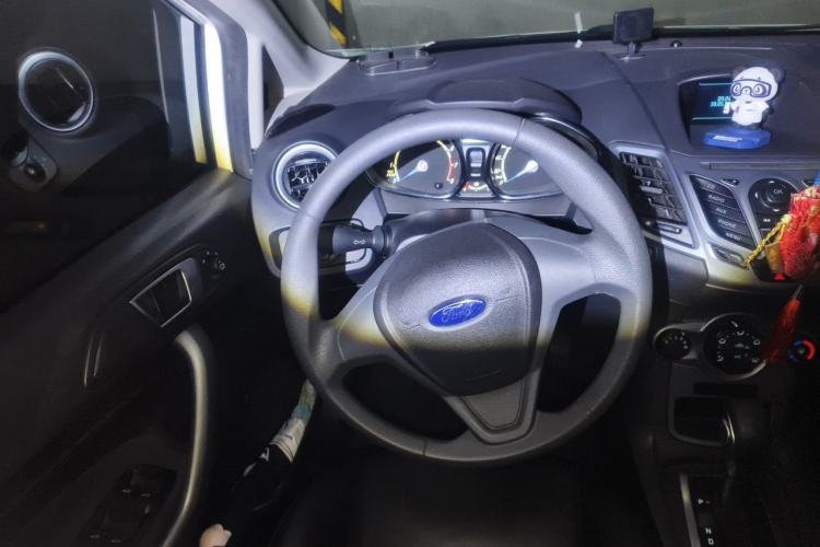 Used Ford Fiesta 2013 Hatchback 1.5L Automatic Fashion Edition Steering Wheel