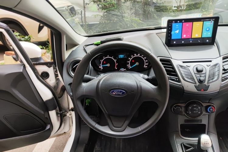Used Ford Fiesta 2013 Sedan 1.5L Manual Fashion Edition Steering Wheel