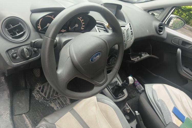 Used Ford Fiesta 2013 Sedan 1.5L Manual Fashion Edition Steering Wheel