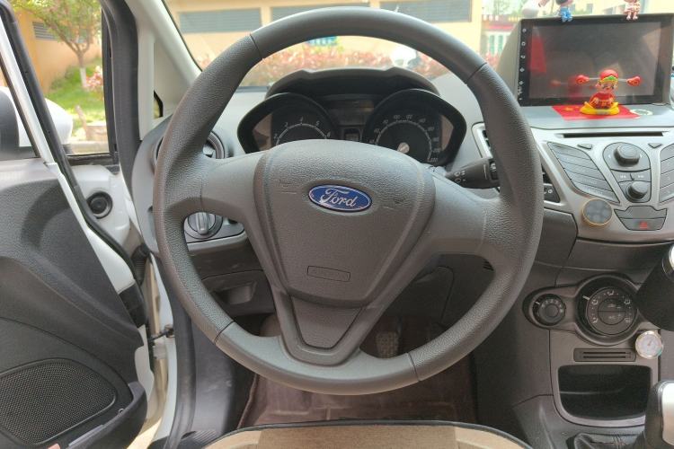 Used Ford Fiesta 2013 Sedan 1.5L Manual Fashion Edition Steering Wheel