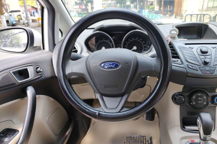 Used Ford Fiesta 2013 Sedan 1.5L Automatic Fashion Edition Steering Wheel