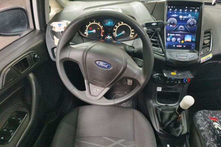 Used Ford Fiesta 2013 Sedan 1.5L Manual Fashion Edition Steering Wheel