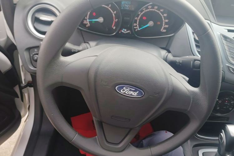 Used Ford Fiesta 2013 Hatchback 1.5L Automatic Fashion Edition Steering Wheel