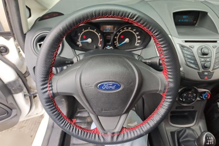 Used Ford Fiesta 2013 Sedan 1.5L Manual Fashion Edition Steering Wheel