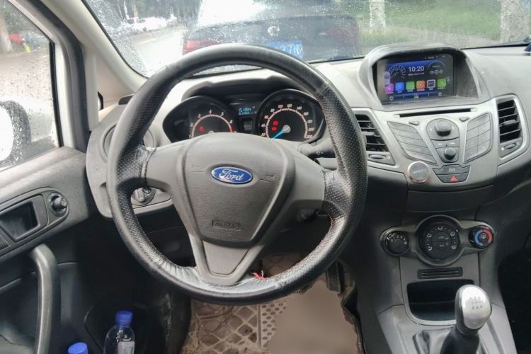 Used Ford Fiesta 2013 Sedan 1.5L Manual Fashion Edition Steering Wheel