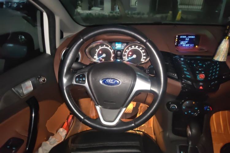 Used Ford Fiesta 2013 Hatchback 1.5L Automatic Dynamic Model Steering Wheel