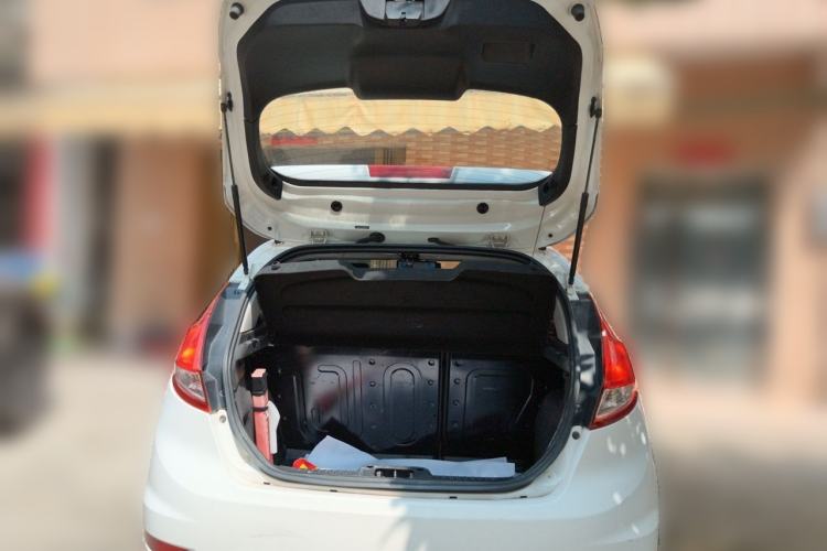 Used Ford Fiesta 2013 Hatchback 1.5L Automatic Fashion Edition Trunk