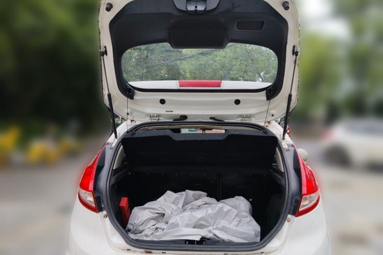 Used Ford Fiesta 2013 Hatchback 1.5L Automatic Fashion Edition Trunk