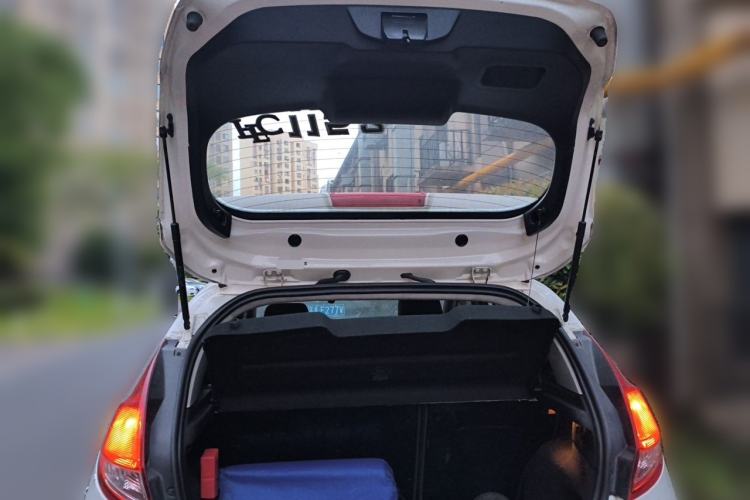 Used Ford Fiesta 2013 Hatchback 1.5L Automatic Fashion Edition Trunk