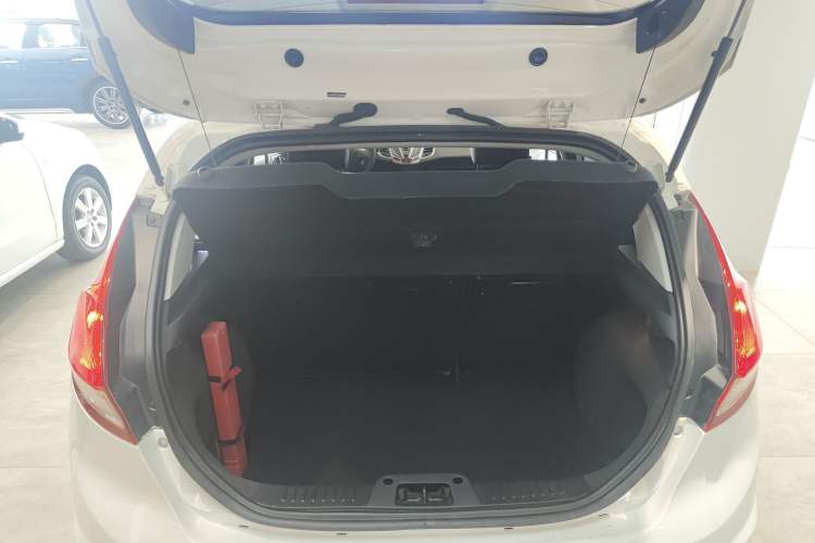 Used Ford Fiesta 2013 Hatchback 1.5L Automatic Fashion Edition Trunk