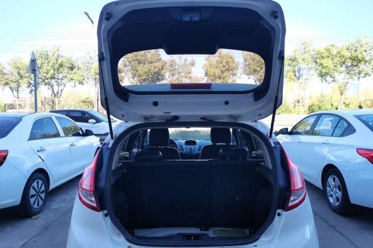 Used Ford Fiesta 2013 Hatchback 1.5L Manual Fashion Edition Trunk