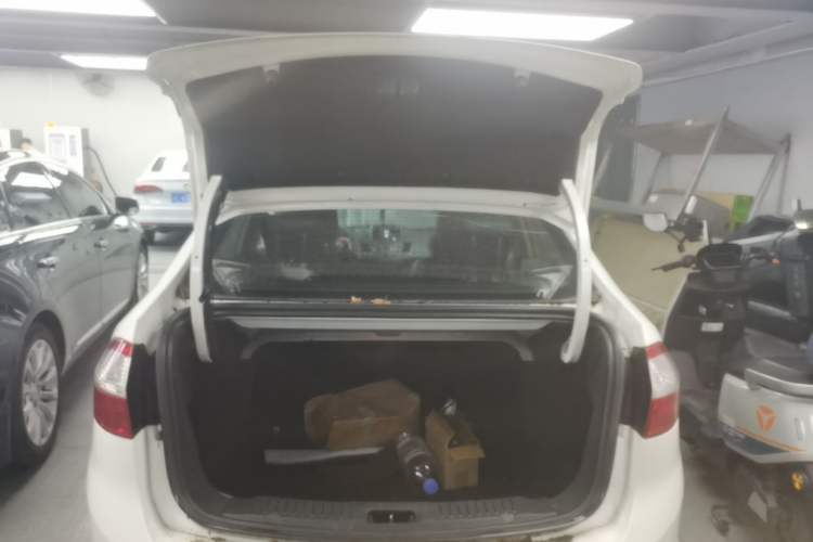 Used Ford Fiesta 2013 Sedan 1.5L Automatic Fashion Edition Trunk