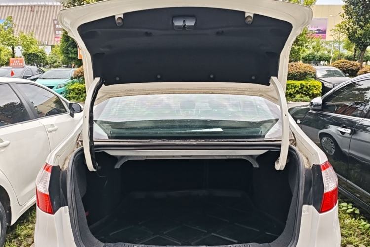 Used Ford Fiesta 2013 Sedan 1.5L Manual Fashion Edition Trunk